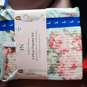 Nwt 2 piece pajama set